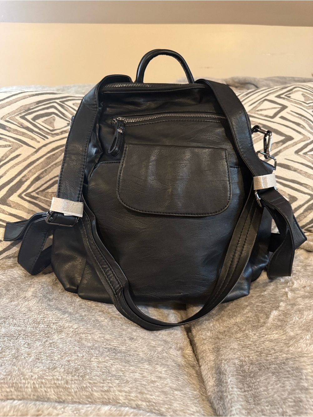 Source Unknown Black Leather Convertible Backpack Tote